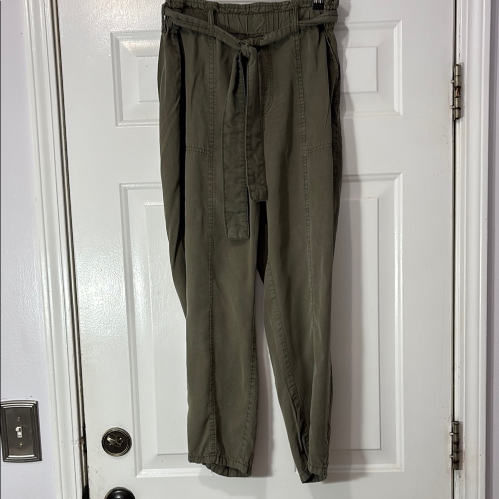 Sanctuary brand casual pants. Size Large
